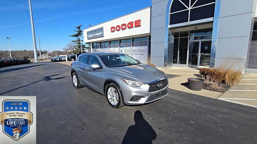 2017 INFINITI QX30 Base