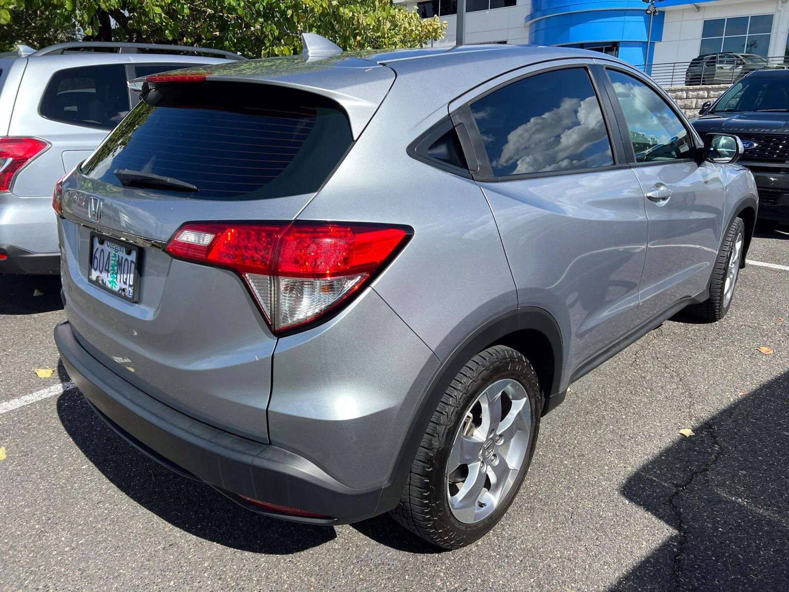 Used 2019 Lunar Silver Metallic Honda LX image 4