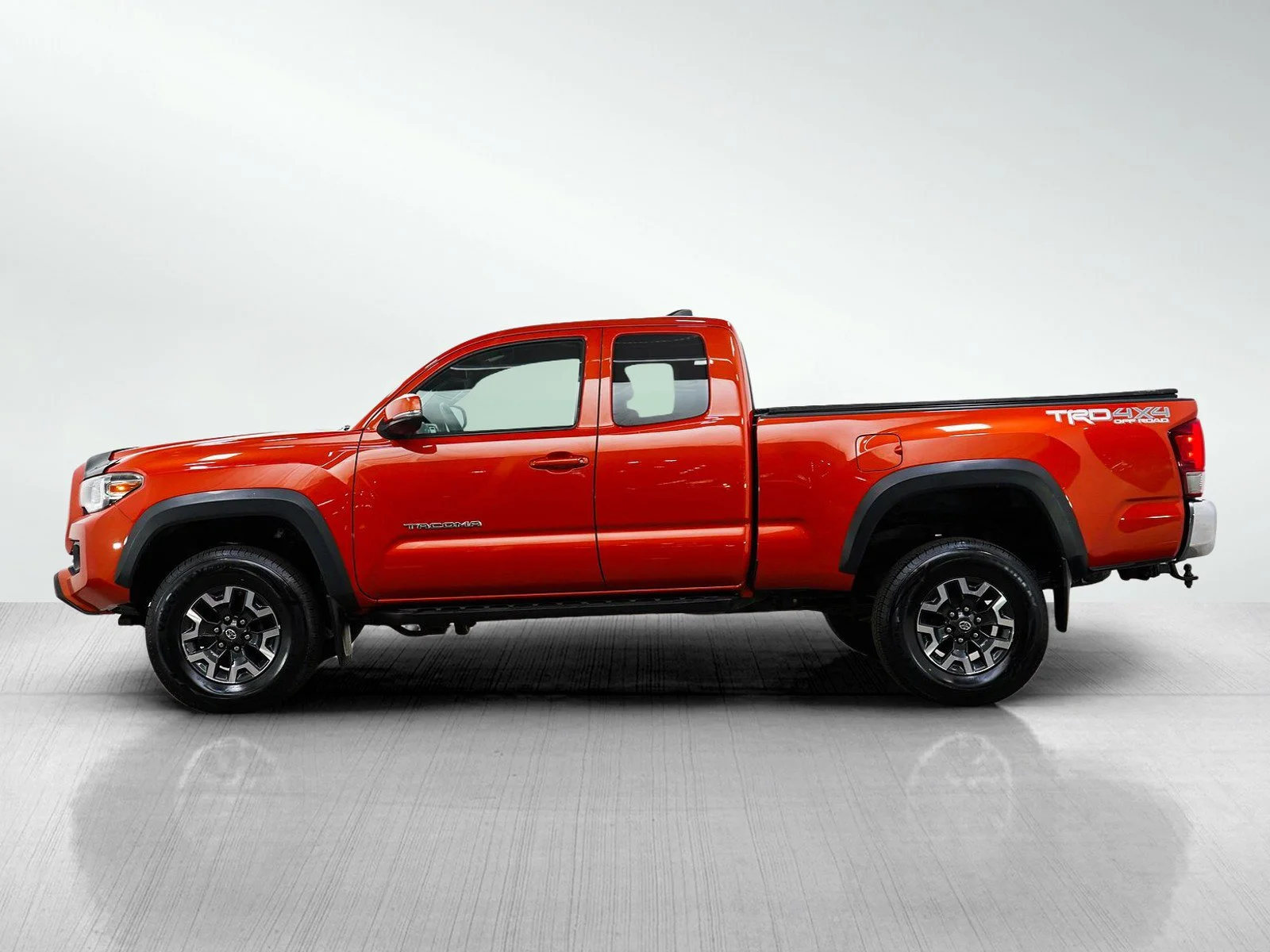 Used 2016 Toyota Tacoma TRD Off Road with VIN 5TFSZ5AN9GX027303 for sale in Wayzata, Minnesota
