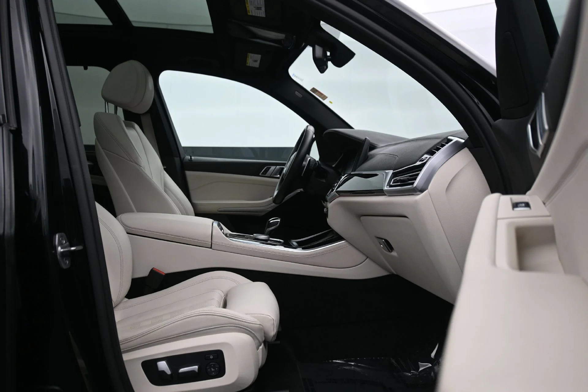 Used 2022 Black Sapphire Metallic BMW xDrive40i image 13