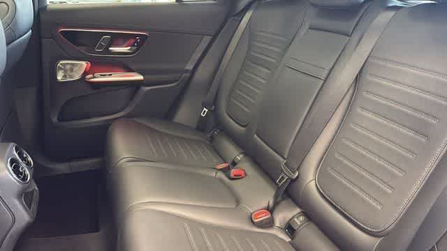 Used 2025 Polar White Mercedes-Benz GLC 350e image 31