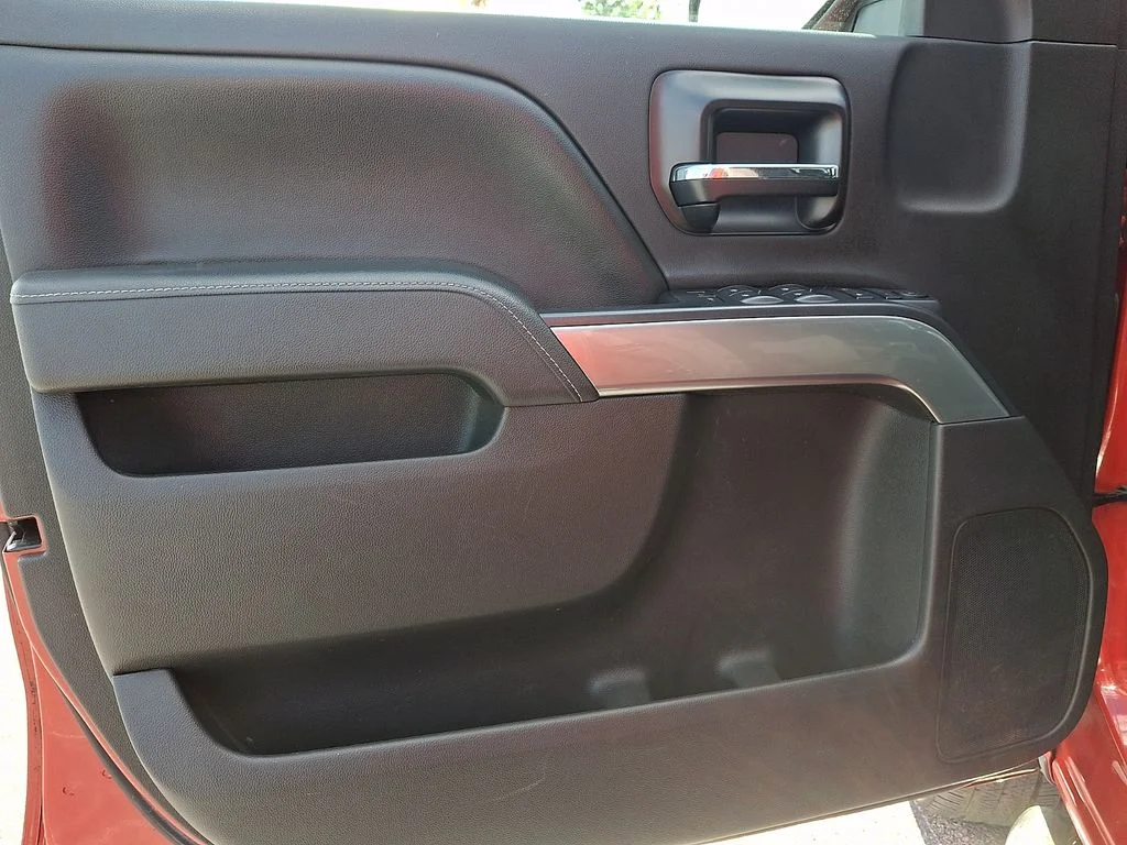 Used 2014 Red Chevrolet LT image 11