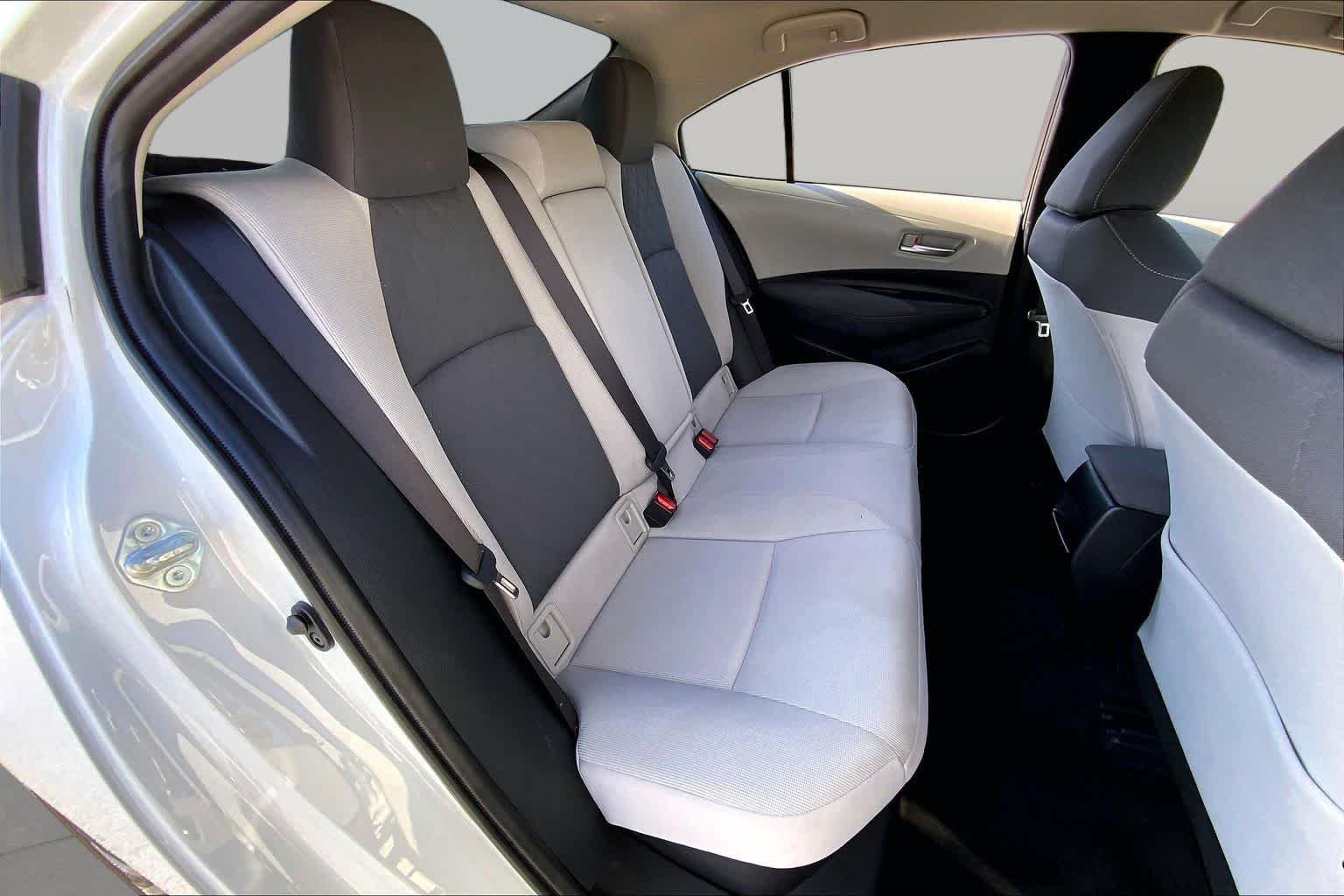 Used 2020 Super White Toyota Hybrid LE image 19