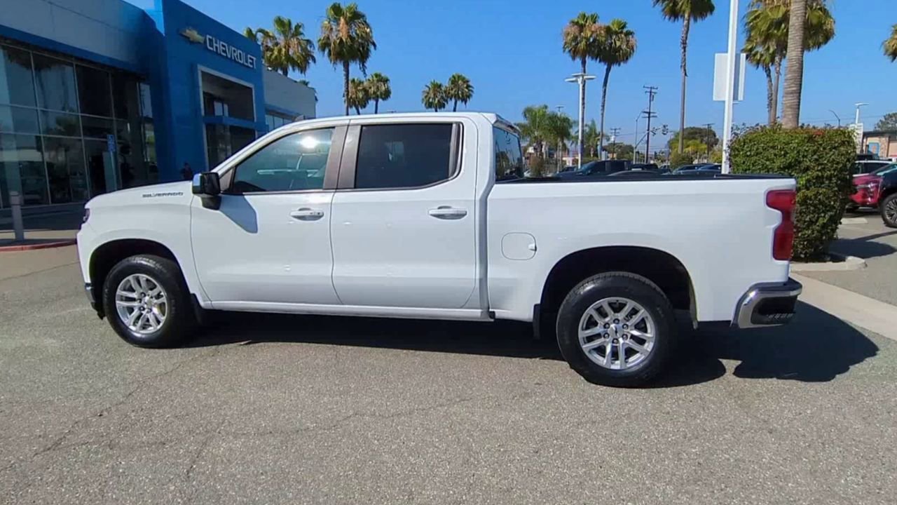 Used 2021 SUMMIT WHITE Chevrolet LT image 5