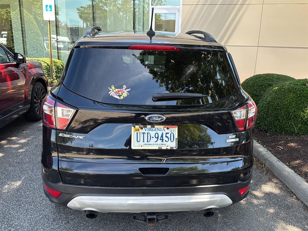 Used 2018 Shadow Black Ford SE image 5