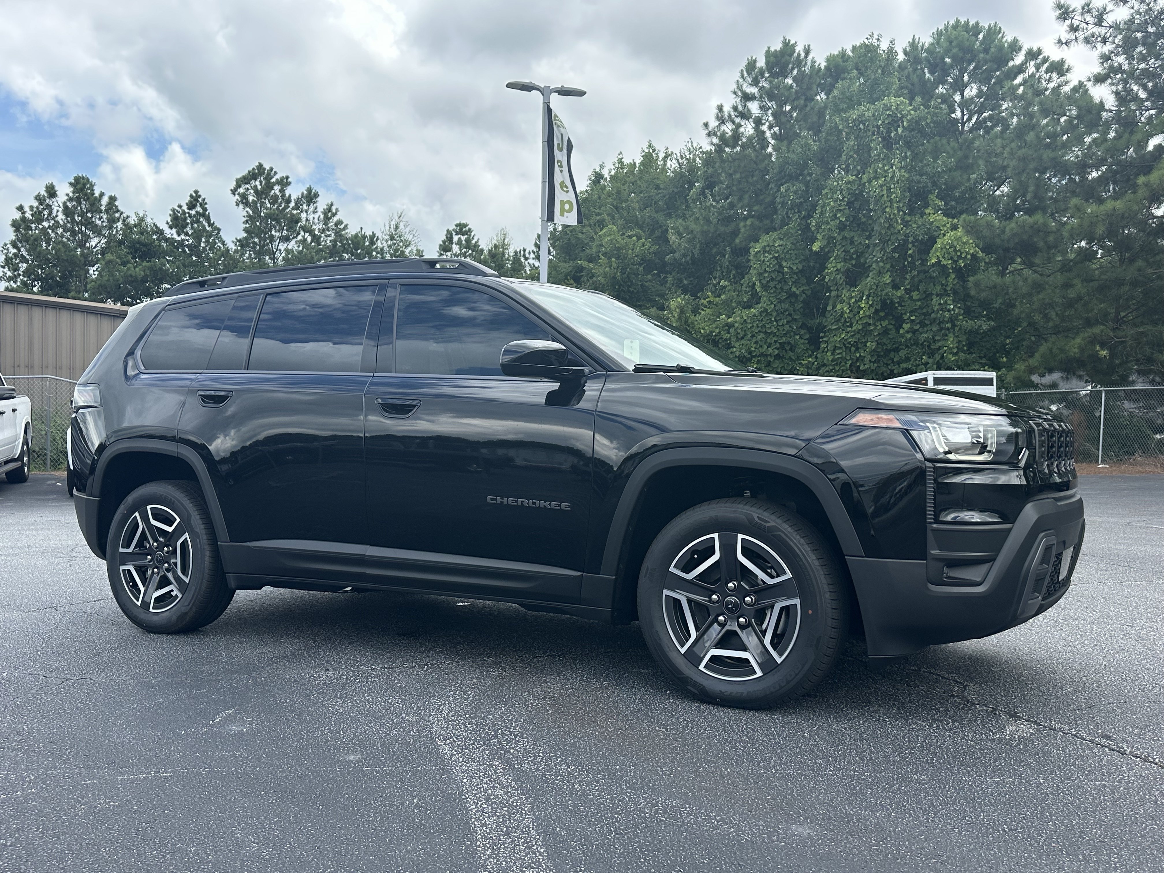 New 2026 Diamond Black Crystal Pearlcoat Jeep Laredo image 2