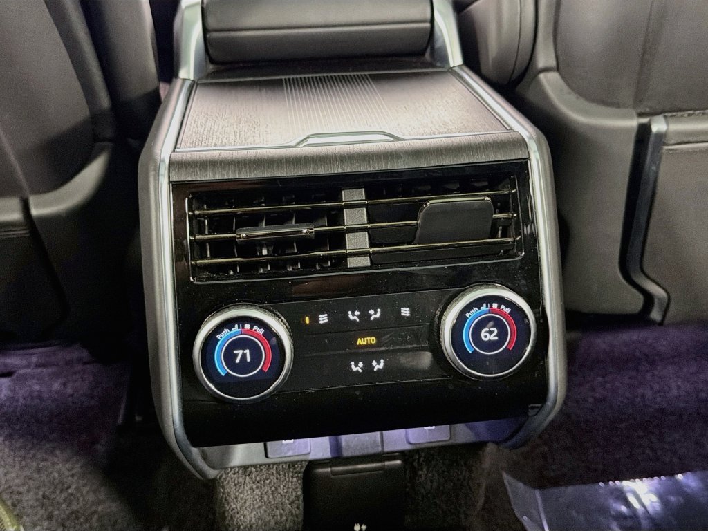 Used 2025 Black Land Rover Autobiography image 27