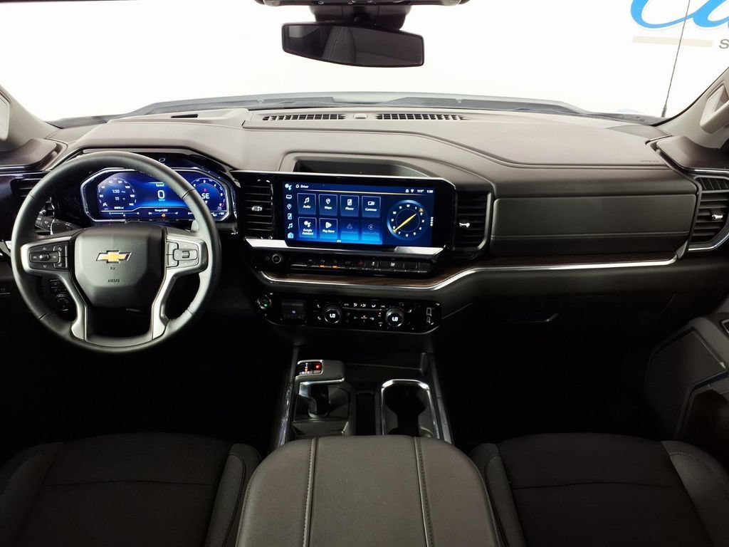 Used 2024 Summit White Chevrolet LT image 12