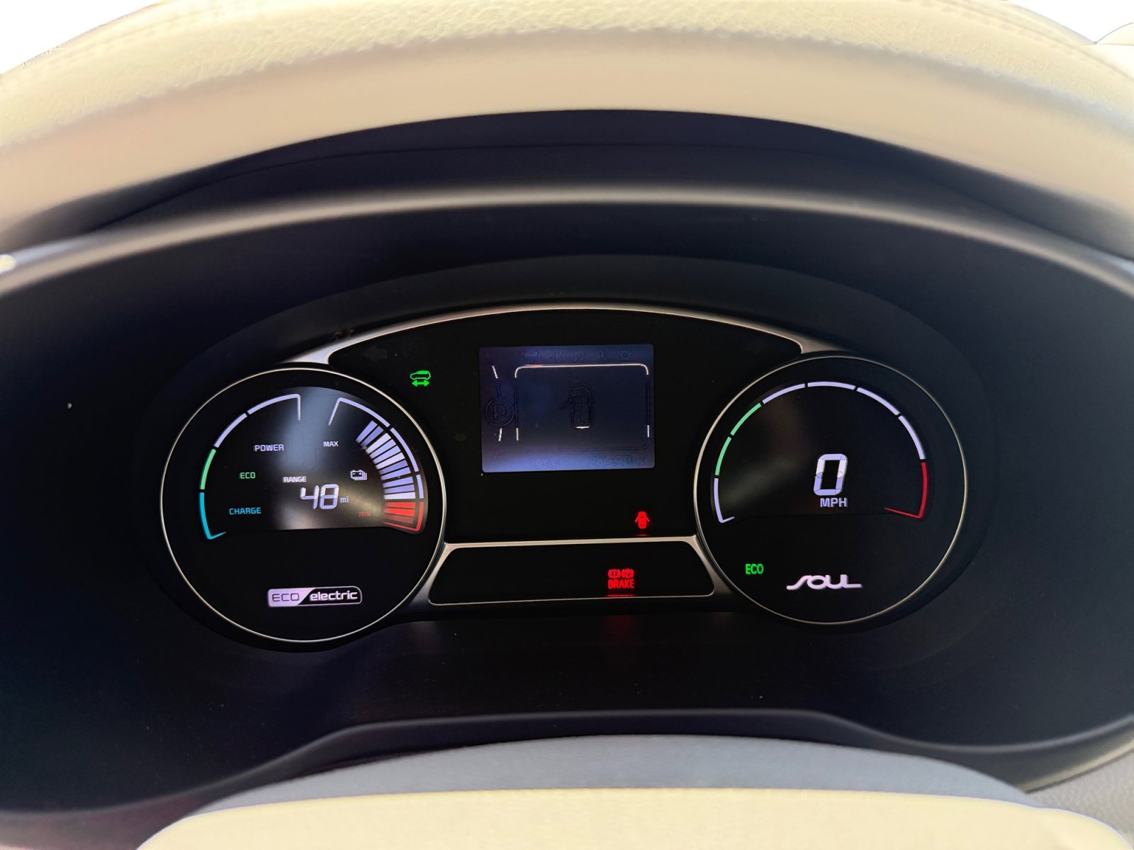 Used 2017 Clear White Kia Plus image 11