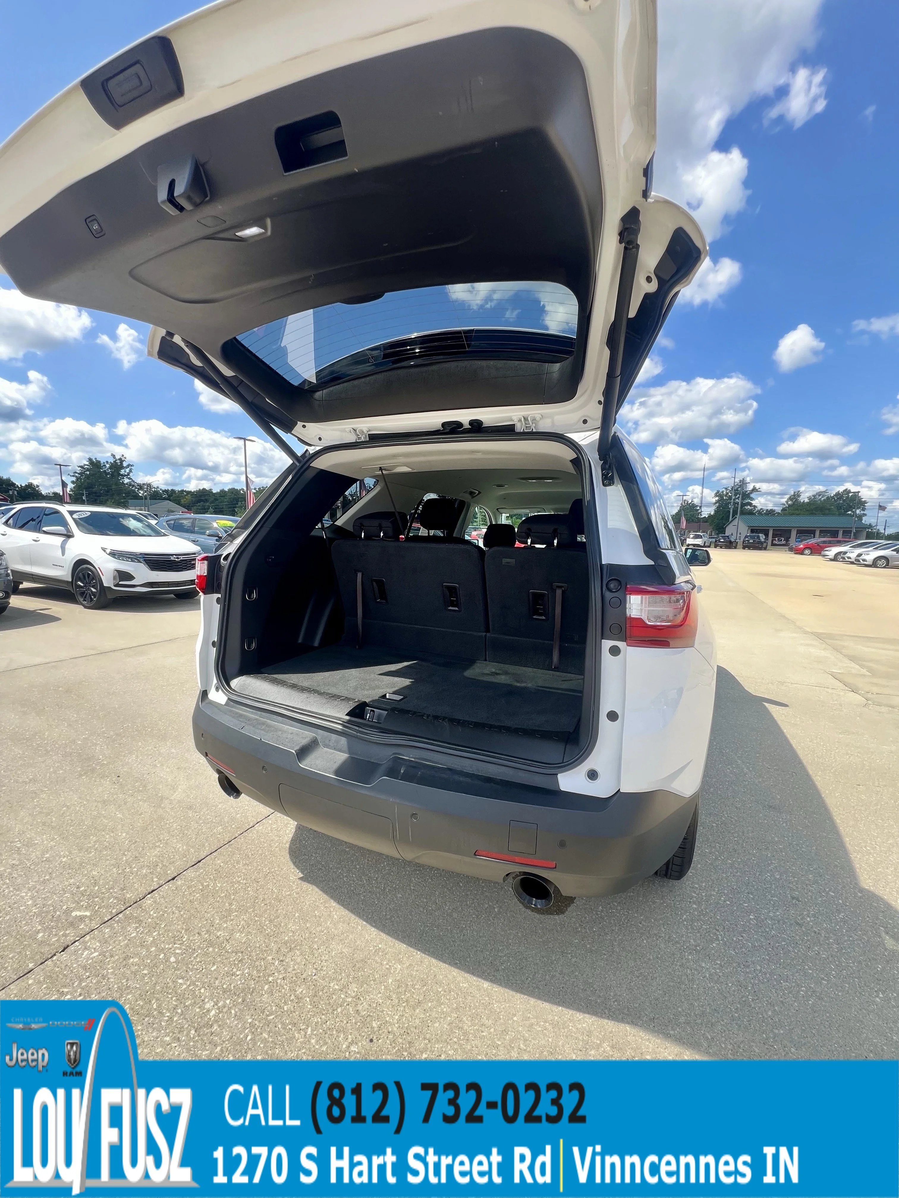 Used 2019 Summit White Chevrolet LT Cloth image 18