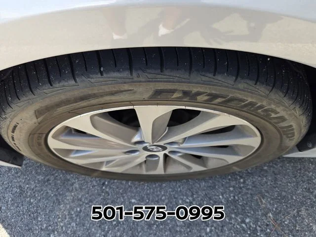 Used 2016 Silver Hyundai Sport image 7