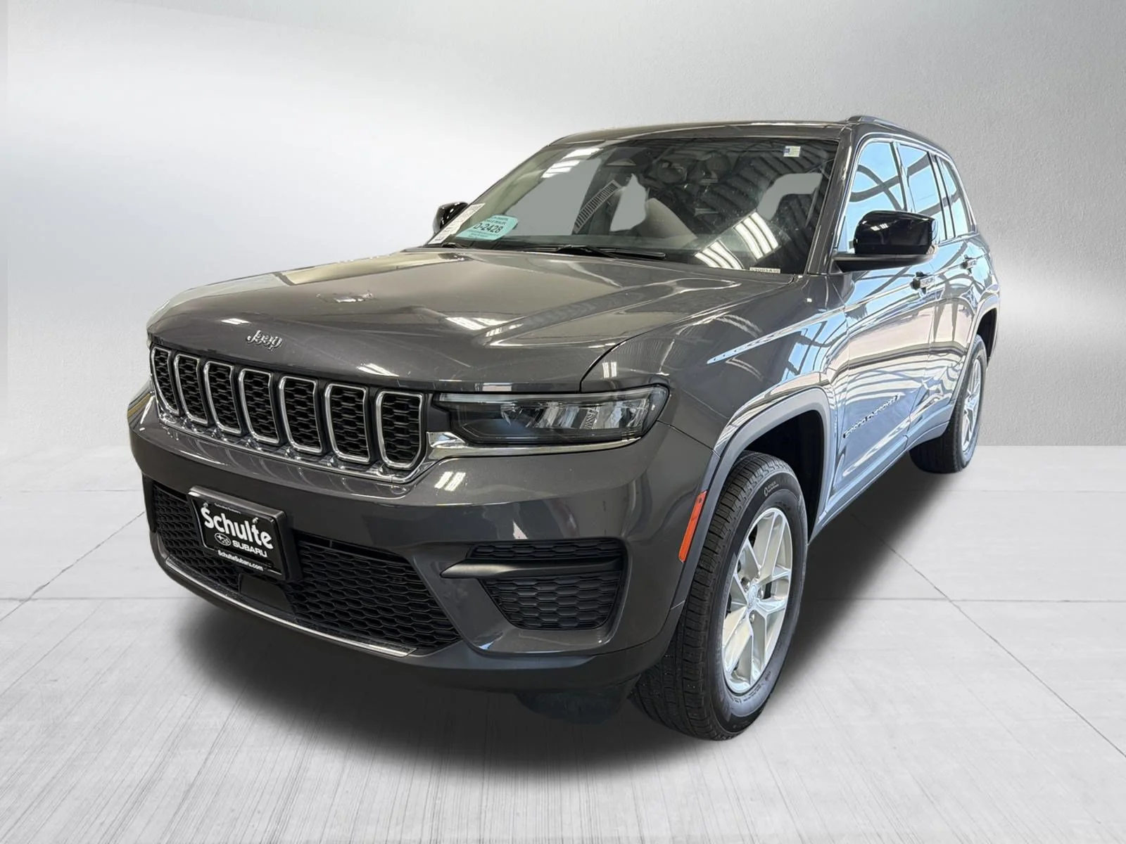 Used 2023 Baltic Gray Metallic Clearcoat Jeep Laredo image 3
