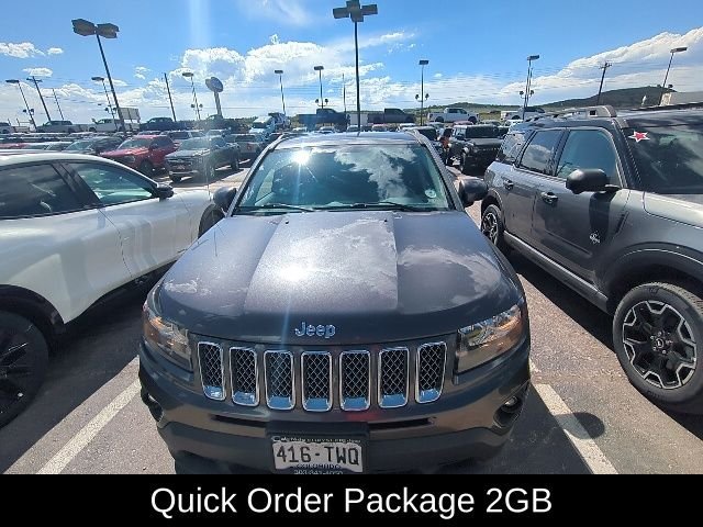 Used 2015 Granite Crystal Clearcoat Metallic Jeep Latitude image 3