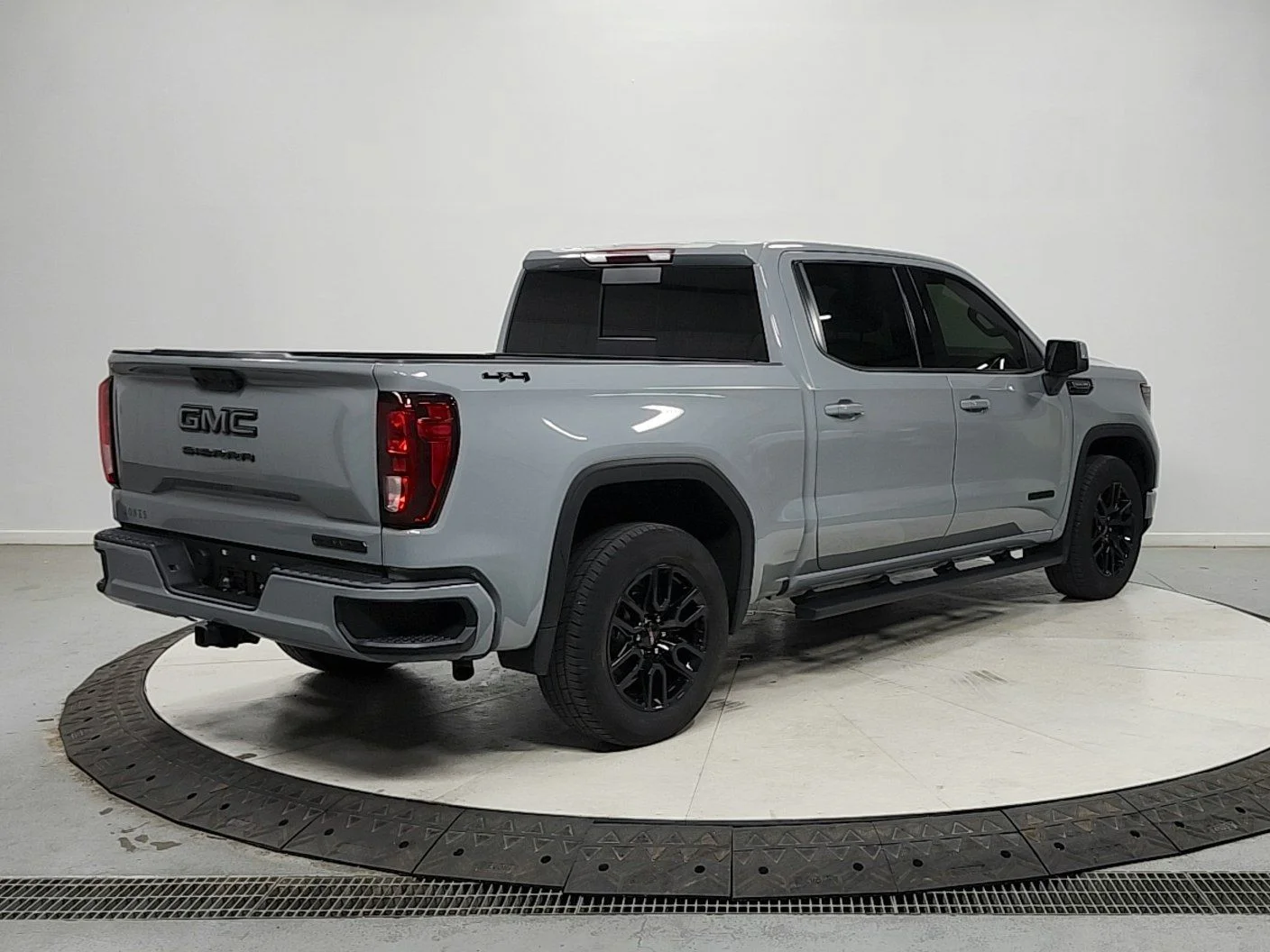 Used 2024 Gray GMC Elevation image 7
