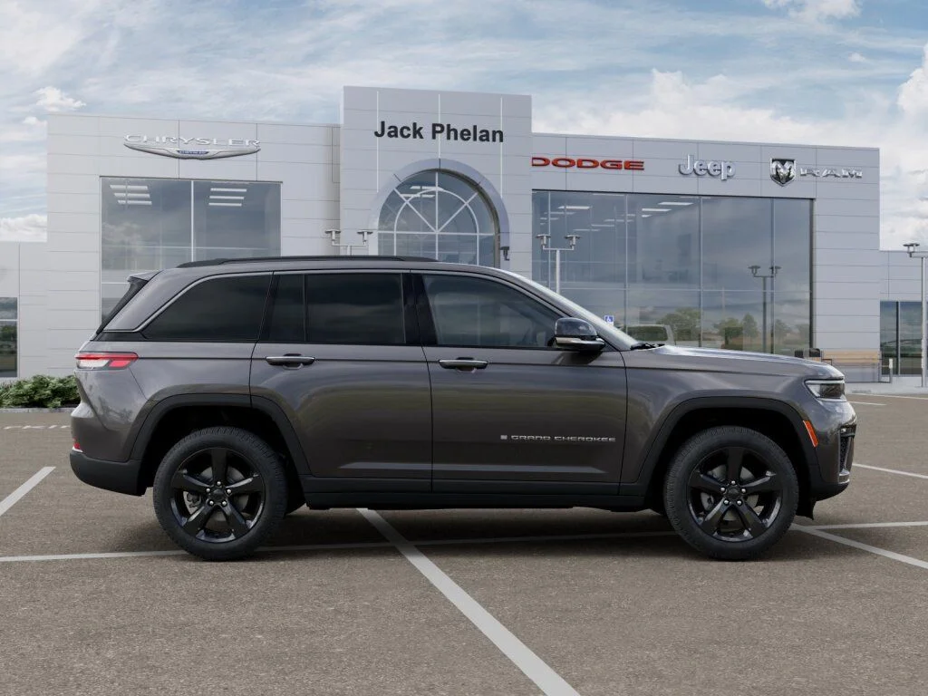 New 2026 Baltic Gray Metallic Clearcoat Jeep Limited image 21