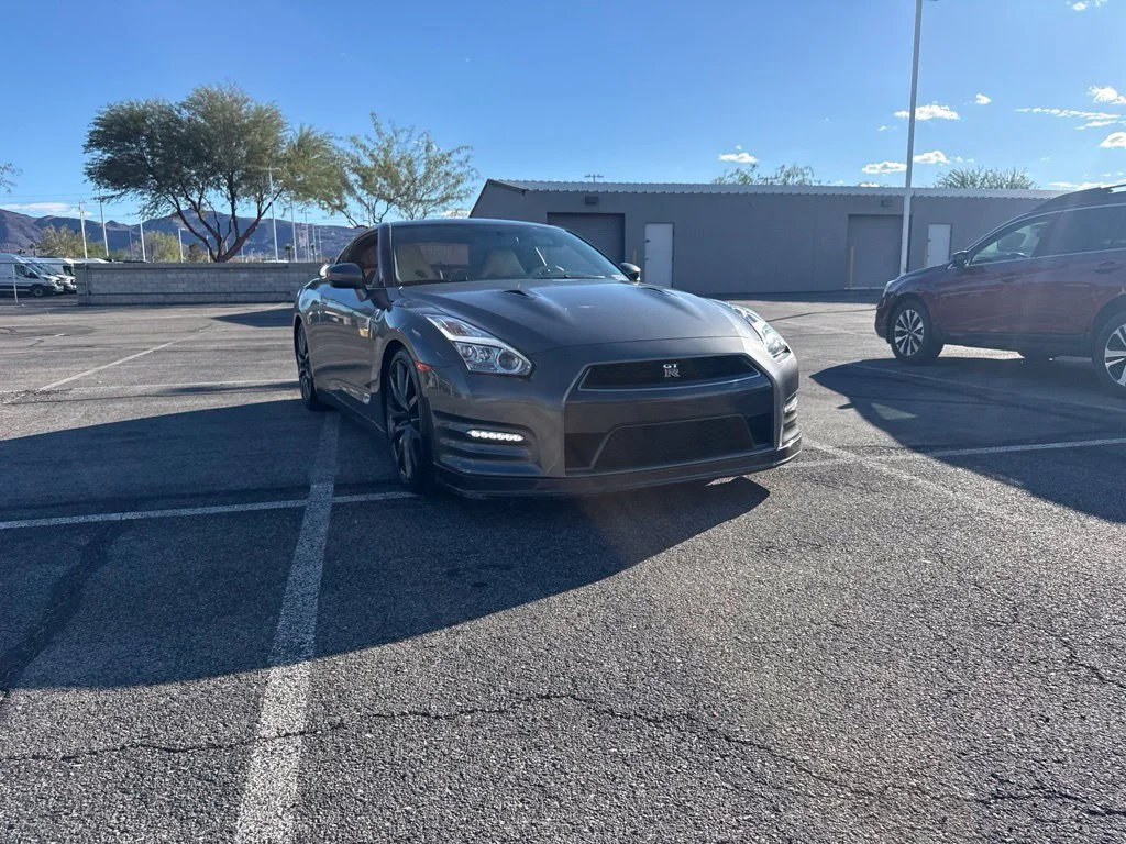 Used 2015 Gray Nissan Premium image 6