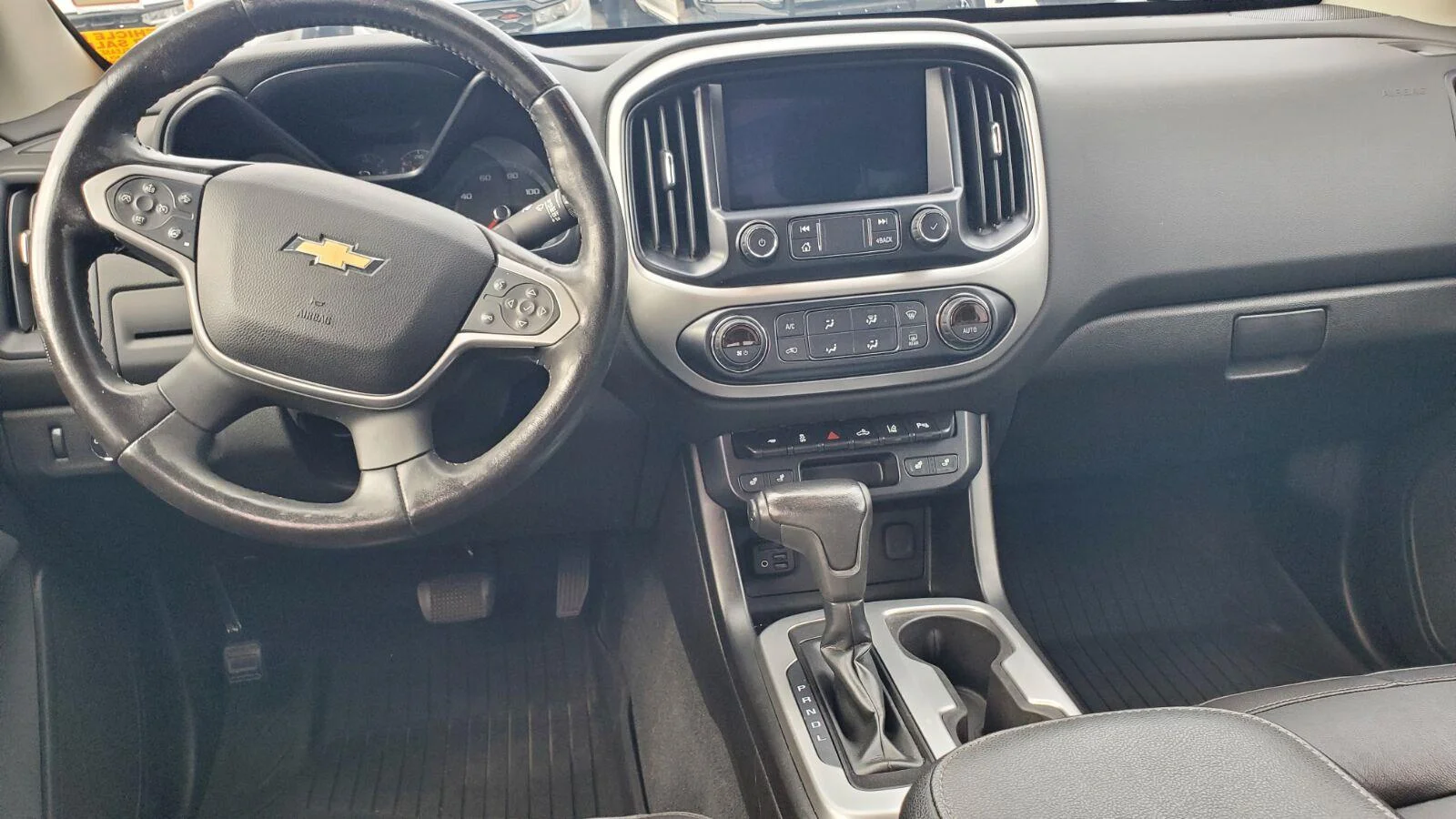 Used 2019 BLACK Chevrolet 4WD LT image 7