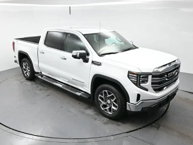 Used 2023 SUMMIT WHITE GMC SLT image 31