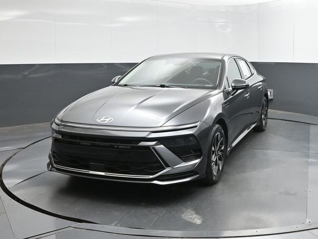 Used 2024 Gray Hyundai SEL image 20
