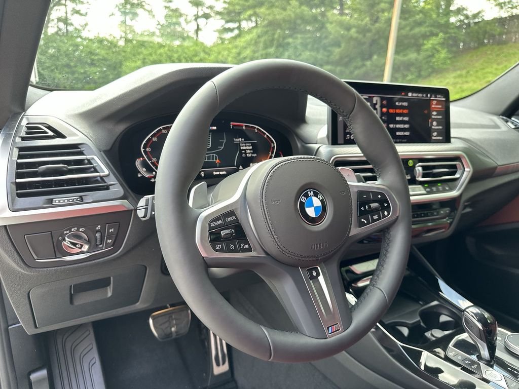 Used 2024 White BMW xDrive30i image 34