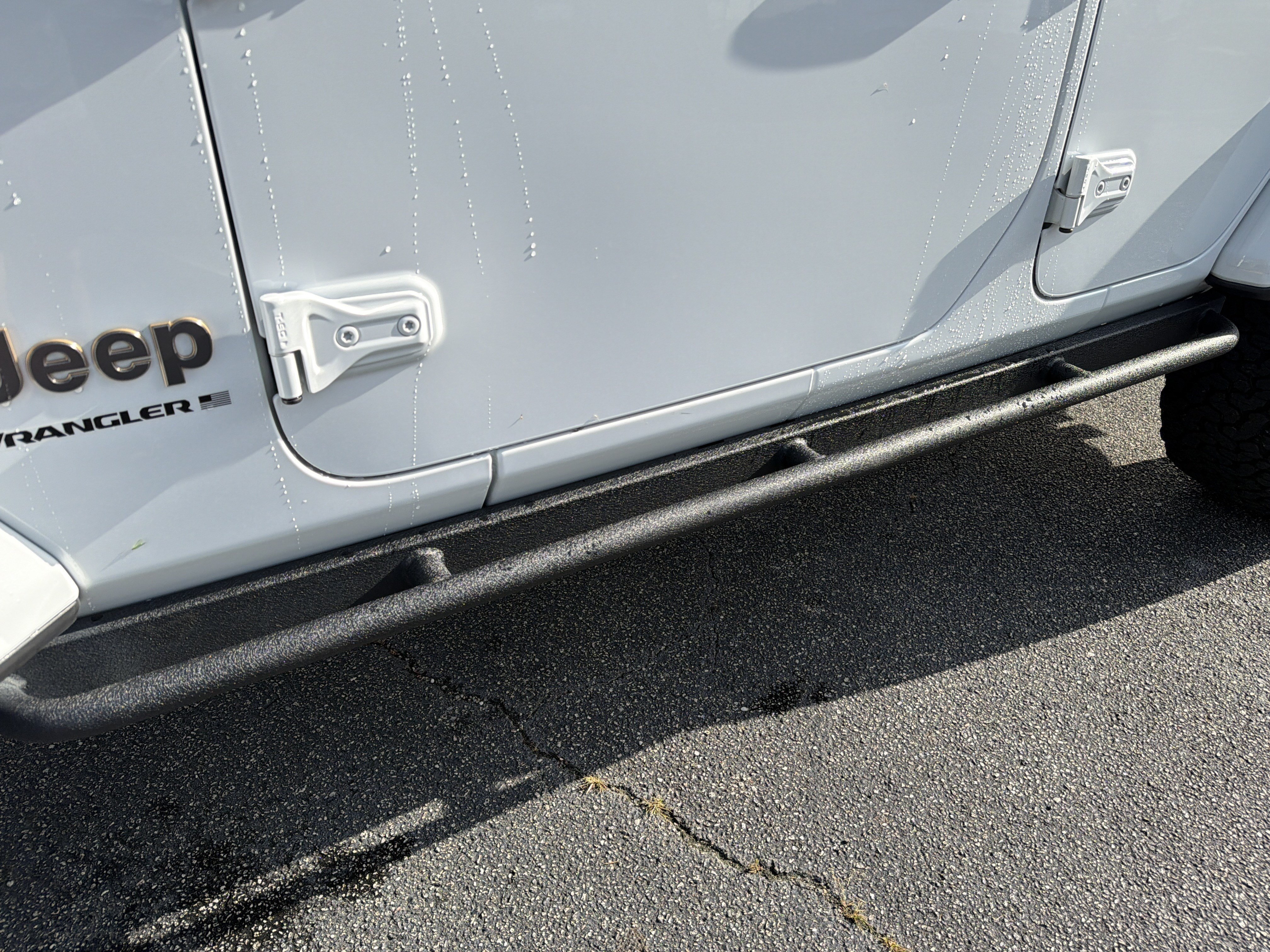 Used 2024 Bright White Clearcoat Jeep Rubicon 392 image 32
