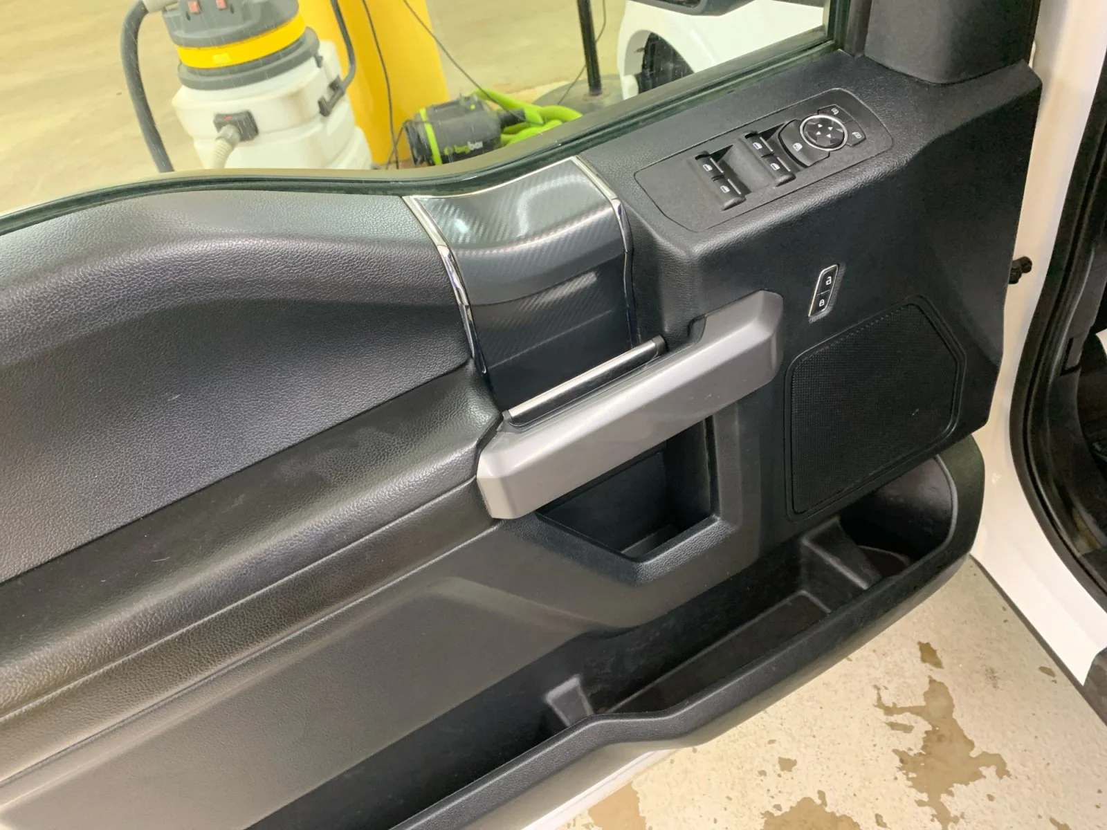 Used 2019 White Ford XLT image 11