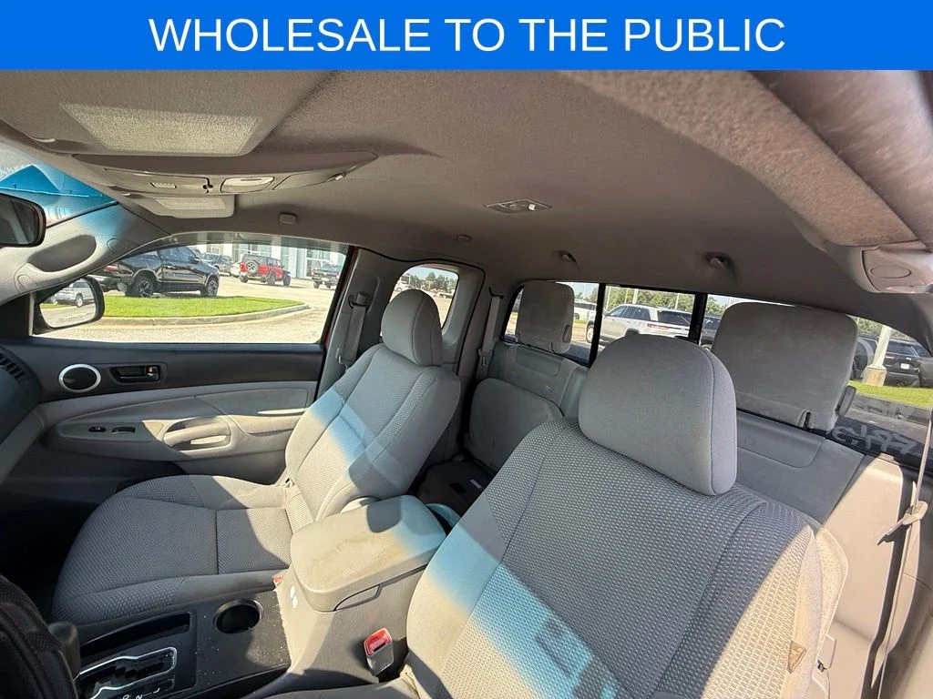 Used 2009  Toyota Base image 16