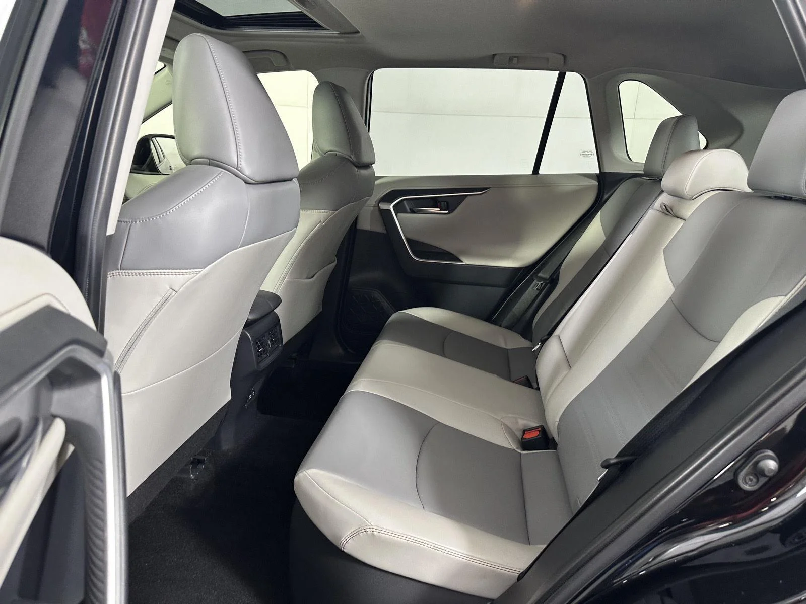 Used 2019 Midnight Black Metallic Toyota Limited image 41