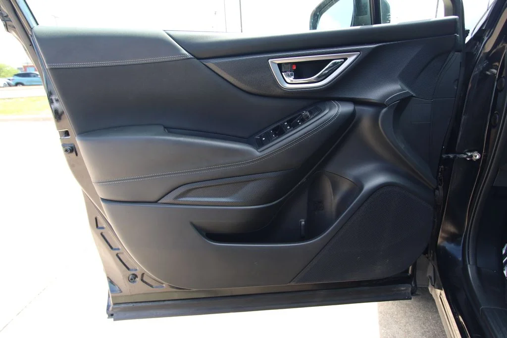 Used 2021  Subaru Premium image 35