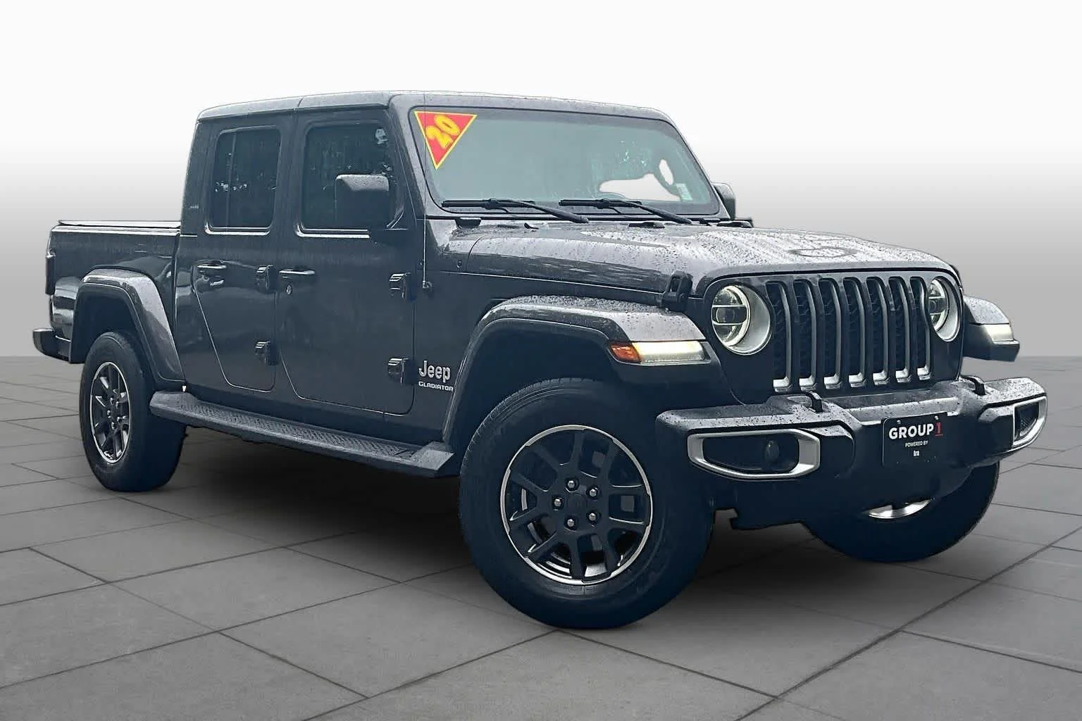 Used 2020 Granite Crystal Metallic Clearcoat Jeep Overland image 3