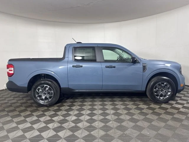 New 2026 Azure Gray Metallic Tri-Coat Ford XLT image 2