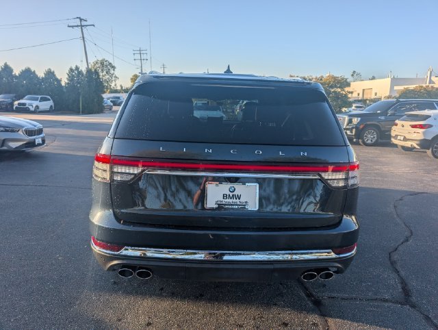 Used 2022 Blue Metallic Lincoln Reserve image 3