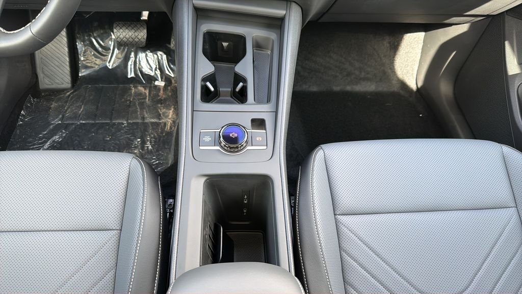 New 2026 Pure White Volkswagen 2.0T SE image 19