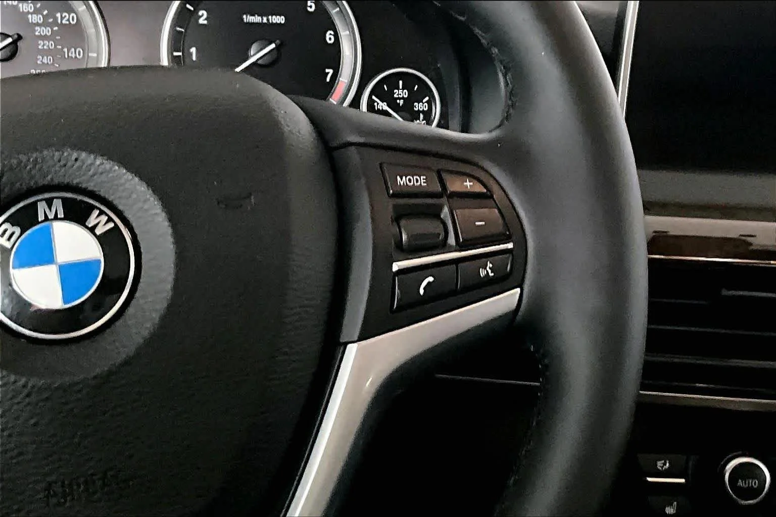 Used 2017 Alpine White BMW xDrive35i image 25