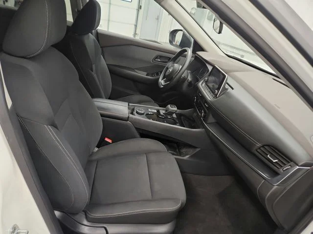 Used 2023 White Nissan S image 33