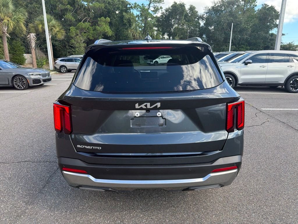 Certified Used 2025 Gravity Grey Kia SX image 6