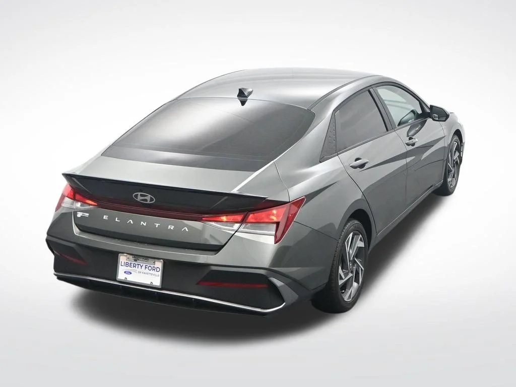 Used 2025 Amazon Gray Hyundai SEL Sport image 34