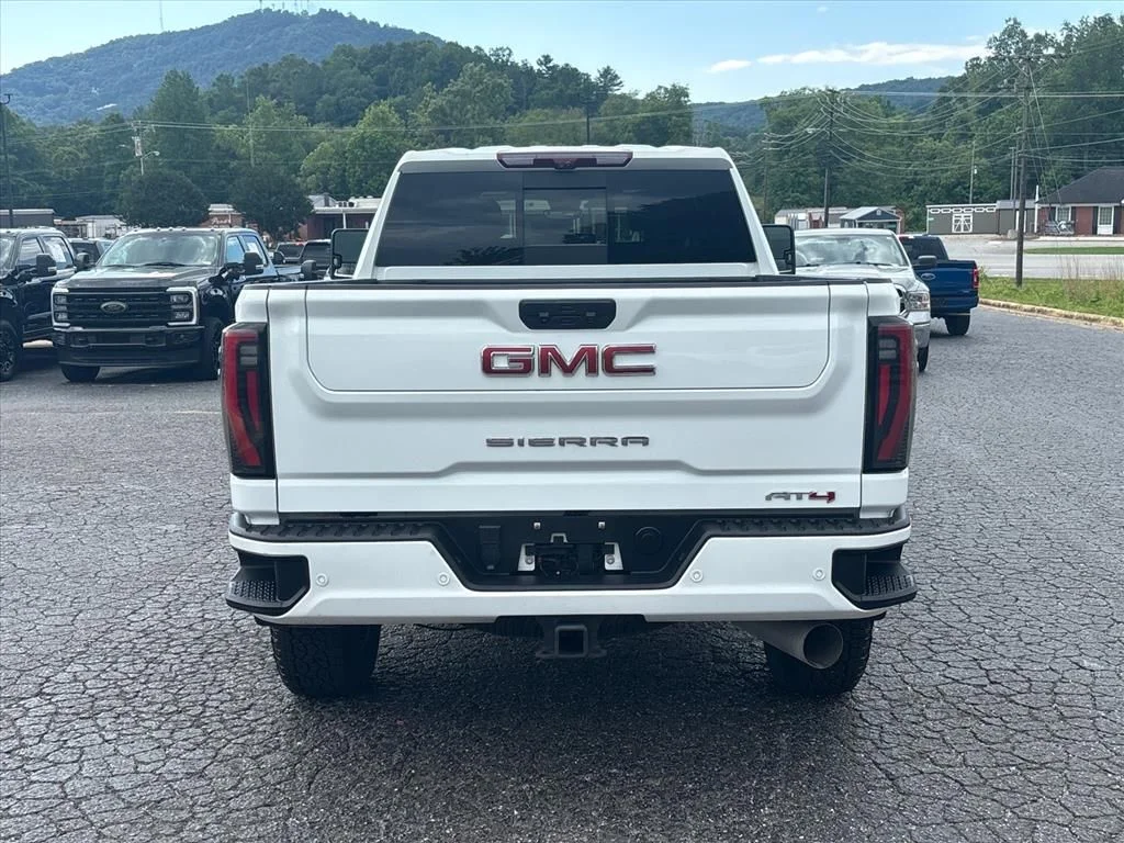 Used 2024 White GMC AT4 image 6