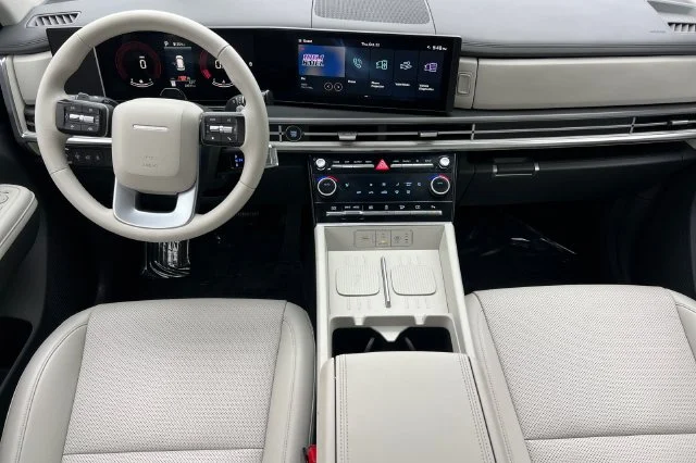 Used 2025 Silver Hyundai SEL image 15