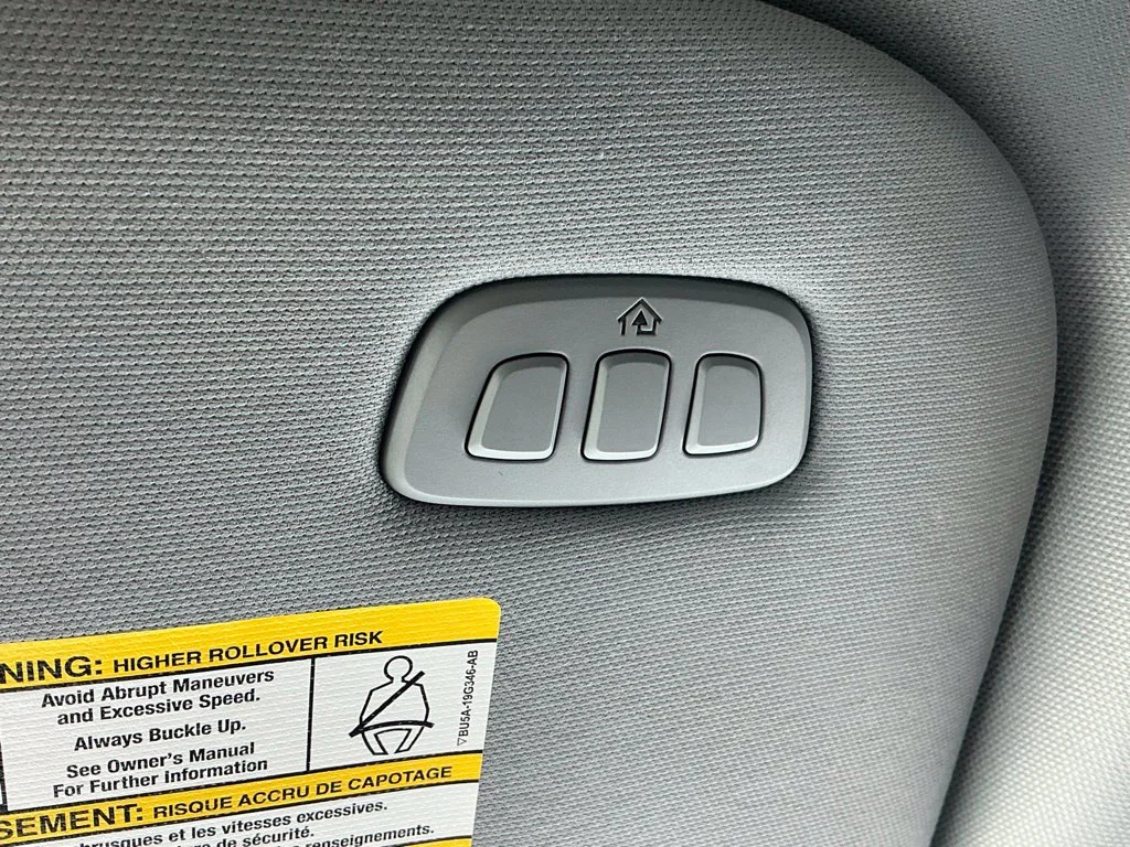 Used 2022 Silver Ford Lariat image 39