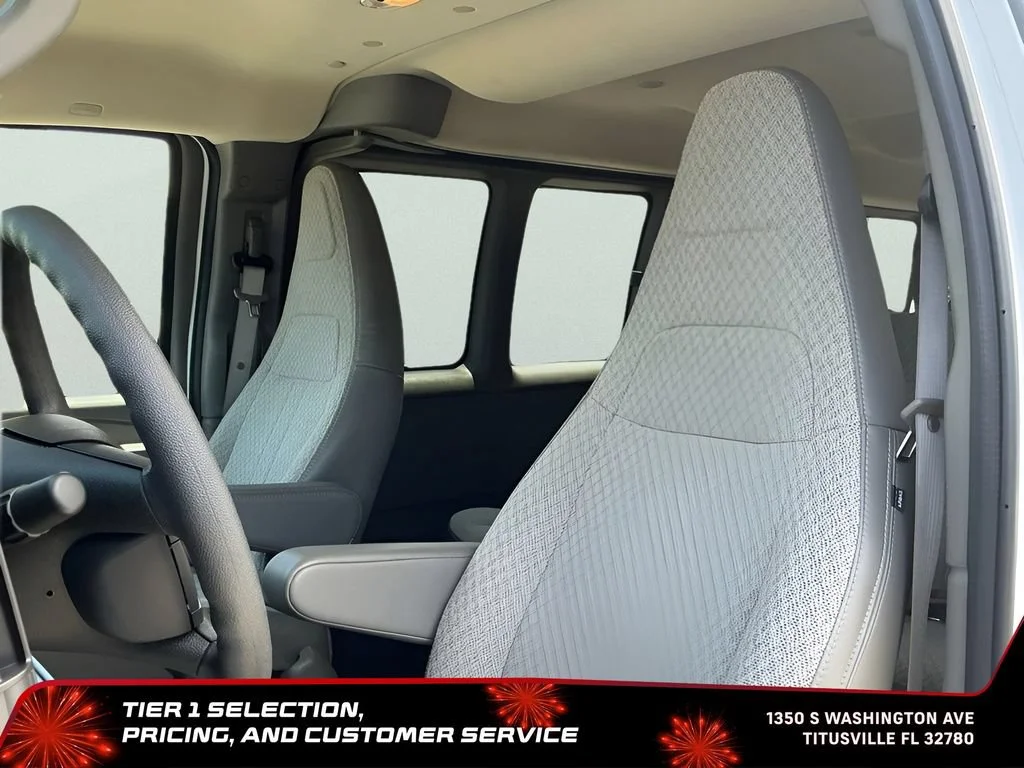 Used 2025 Summit White Chevrolet 1LT image 22