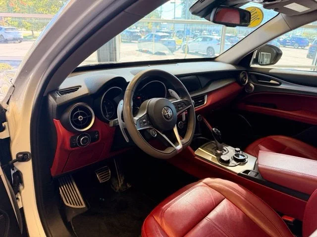 Used 2018 Alfa White Alfa Romeo Base image 14