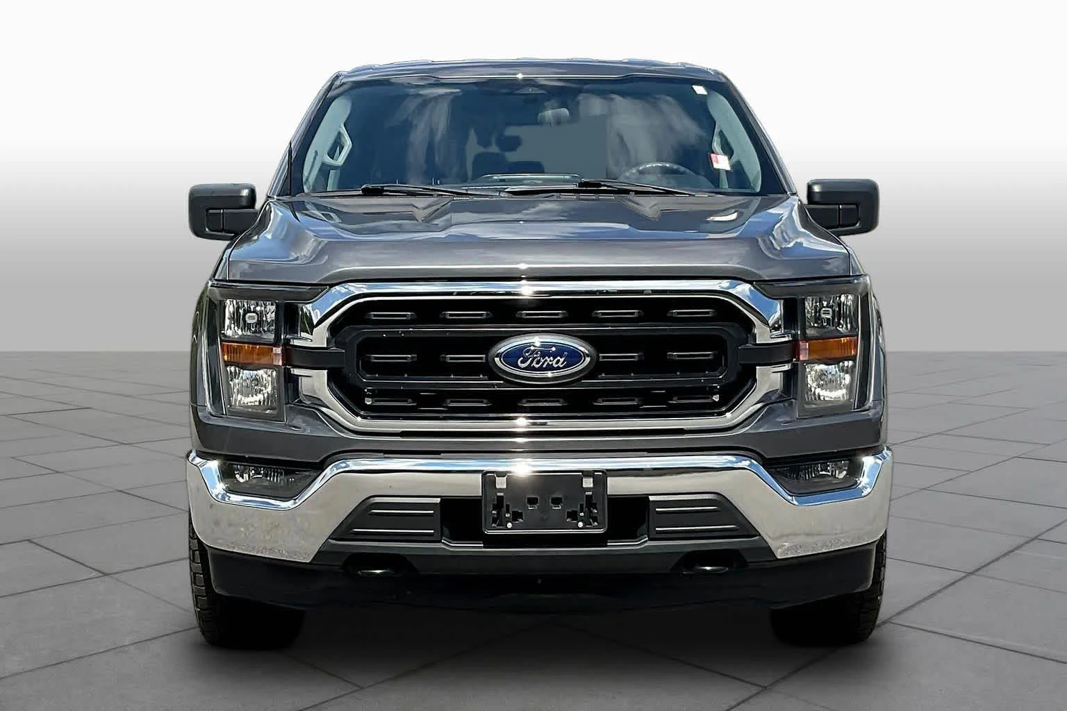 Used 2023 Carbonized Gray Metallic Ford XLT image 4
