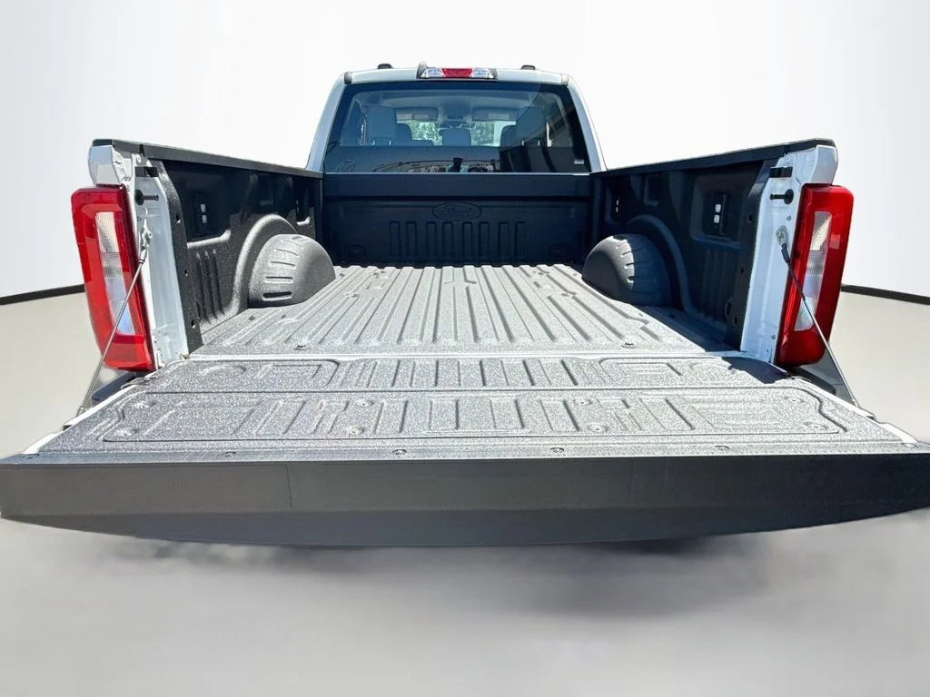 New 2026 Oxford White Ford F-250® XL image 23