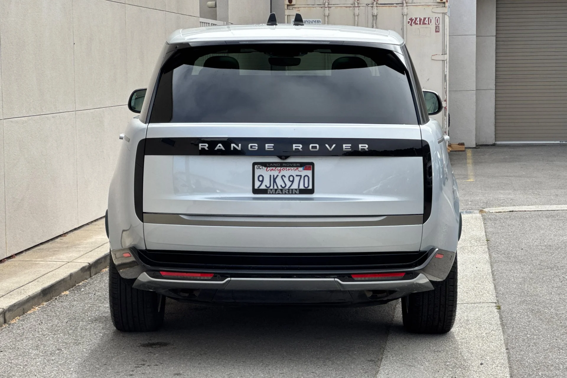 Used 2024 Silver Land Rover SE image 7