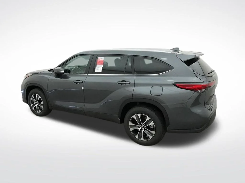Used 2023 Gray Toyota XLE image 5