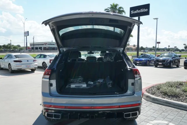 New 2026 Silver Mist Metallic Volkswagen 2.0T SEL Premium R-Line image 9