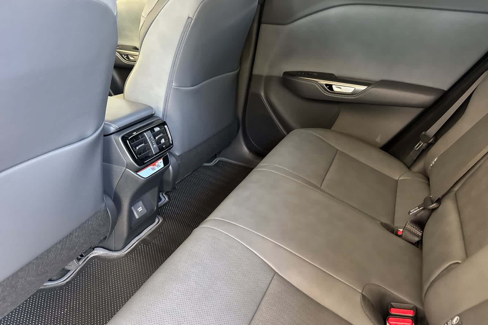 New 2026 Oxygen White Lexus  450e PREMIUM AWD image 4