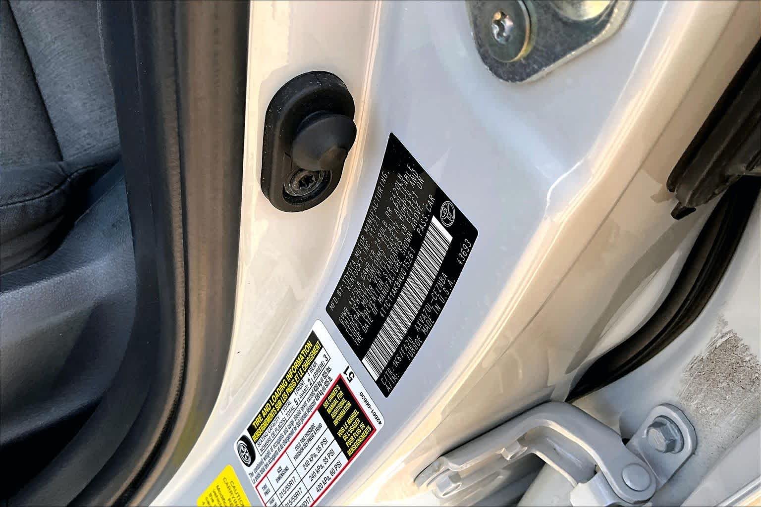 Used 2022 Ice Edge Toyota LE image 33