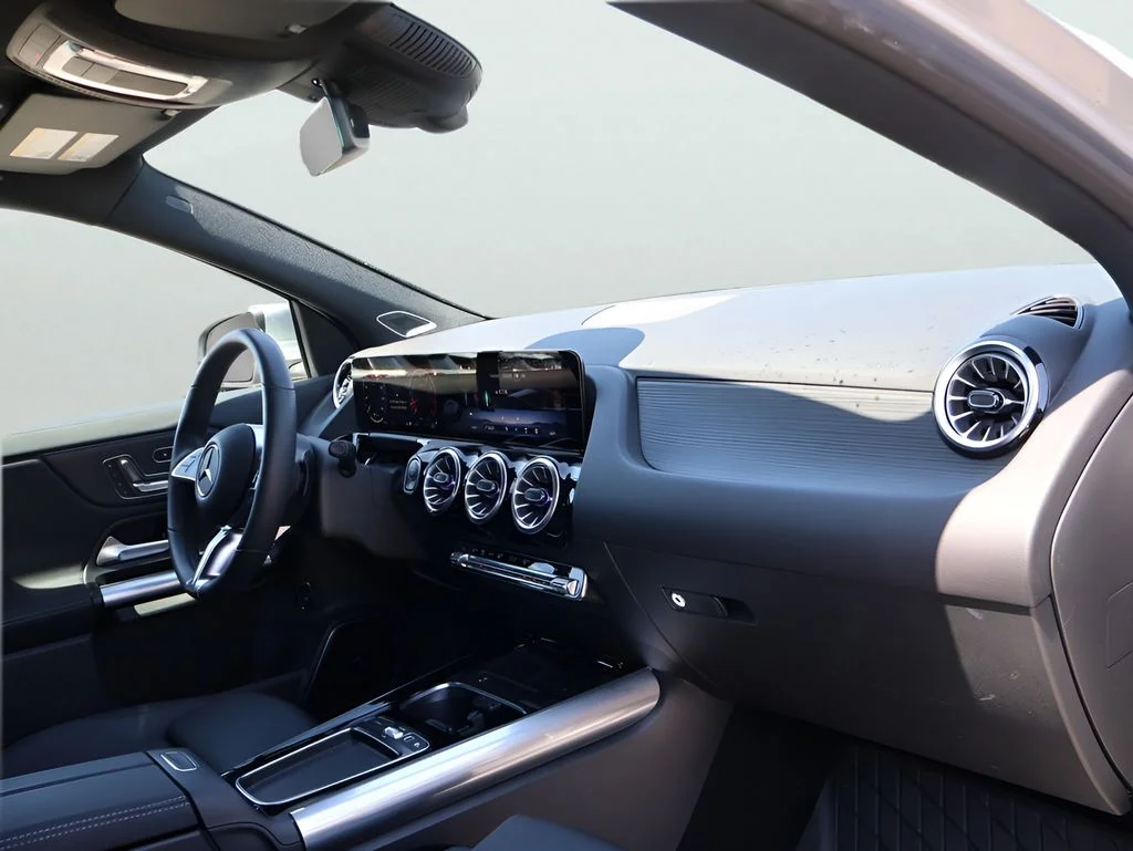 Used 2026 Cirrus Silver Metallic Mercedes-Benz GLA 250 image 9